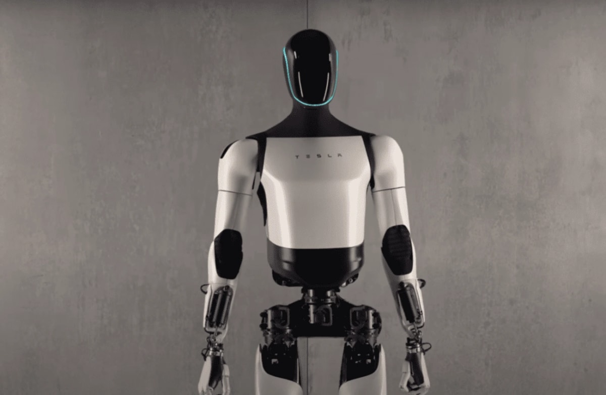 Robot Optimus de Tesla de frente