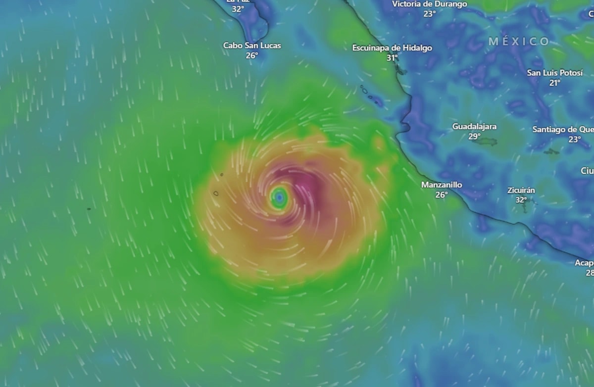 Mapa meteorológico que muestra la tormenta tropical Alvin aproximándose a las costas del Pacífico mexicano"
