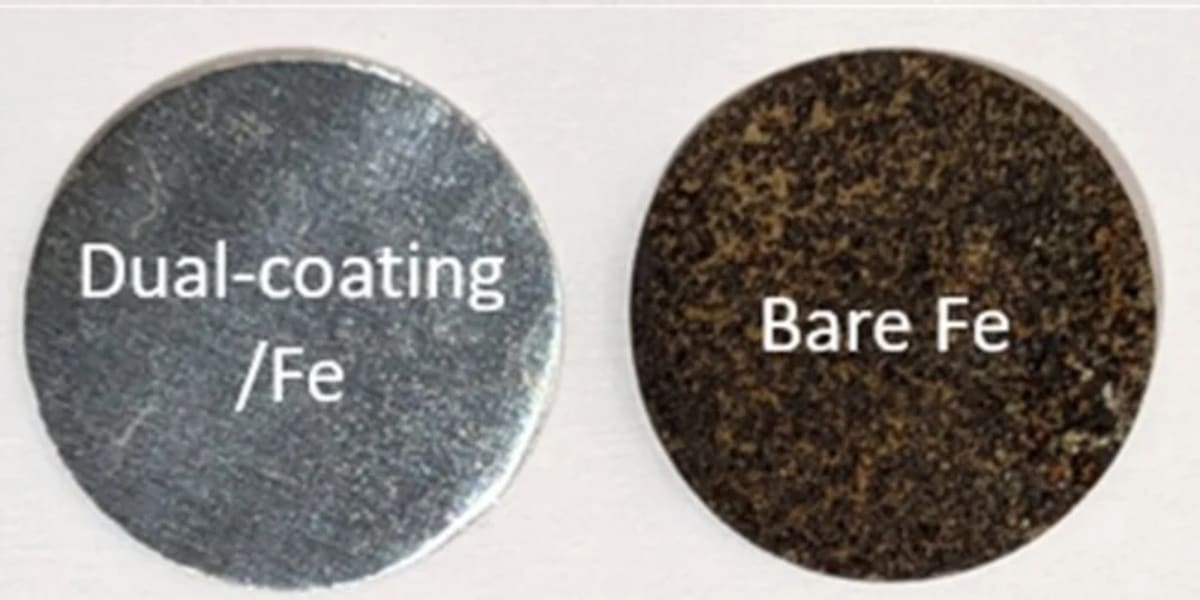 Hierro oxidado a la derecha y hierro protegido sin oxidar a la izquierda.