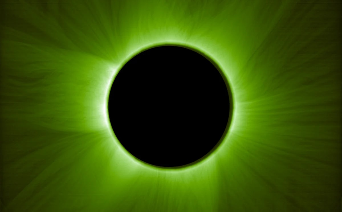El Sol cubierto por un disco negro