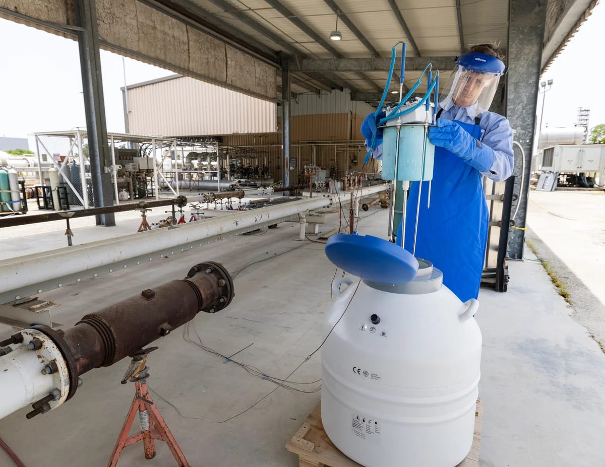 Técnicos del Southwest Research Institute