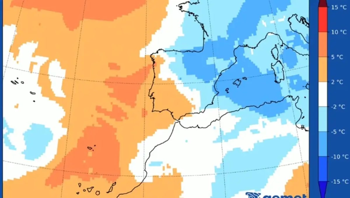 Mapa térmico de Europa y el norte de África con anomalías de temperatura, donde el oeste muestra colores cálidos y el este tonos fríos
