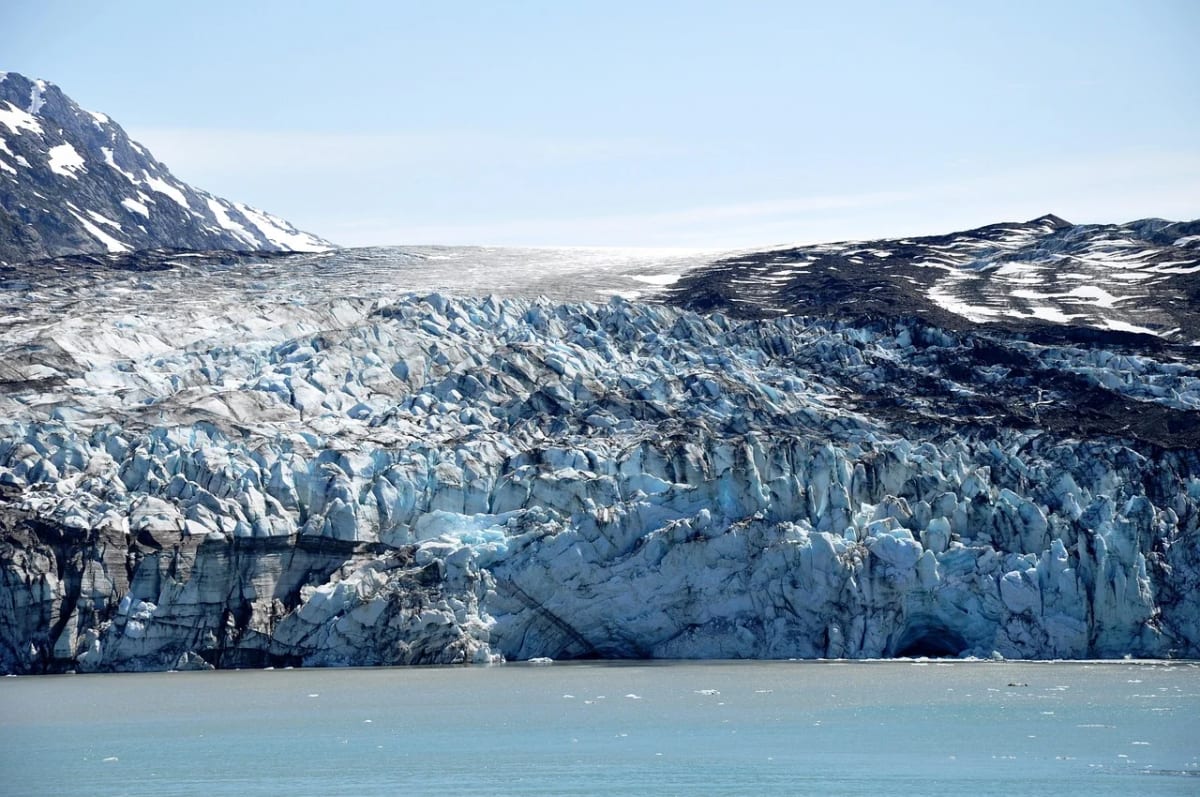 Vista panorámica de un glaciar en Alaska
