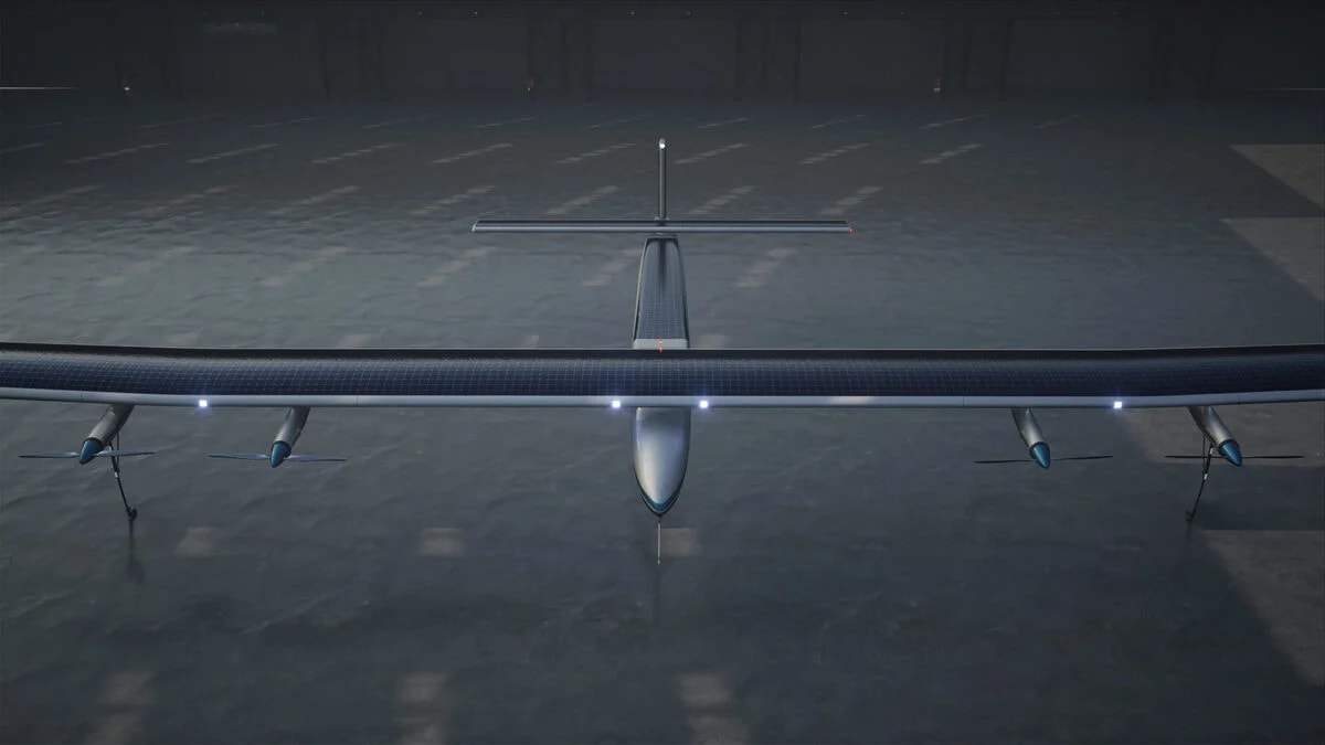 Vista frontal del dron solar Skydweller con alas cubiertas de paneles solares