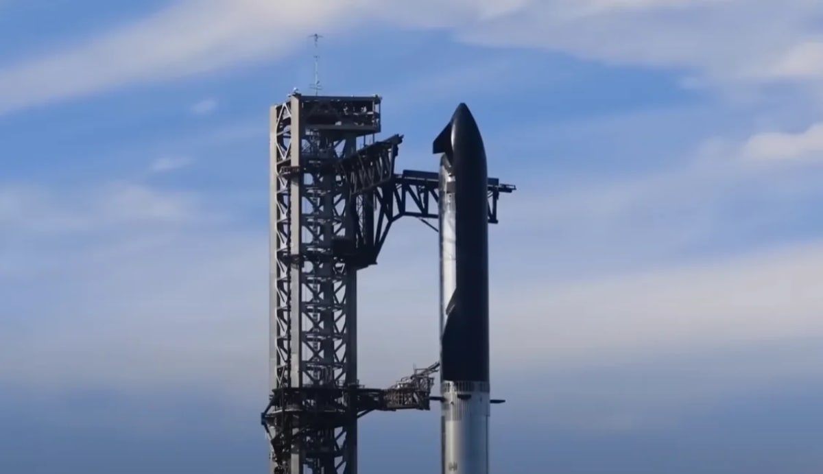 Cohete Starship de SpaceX en la plataforma de lanzamiento