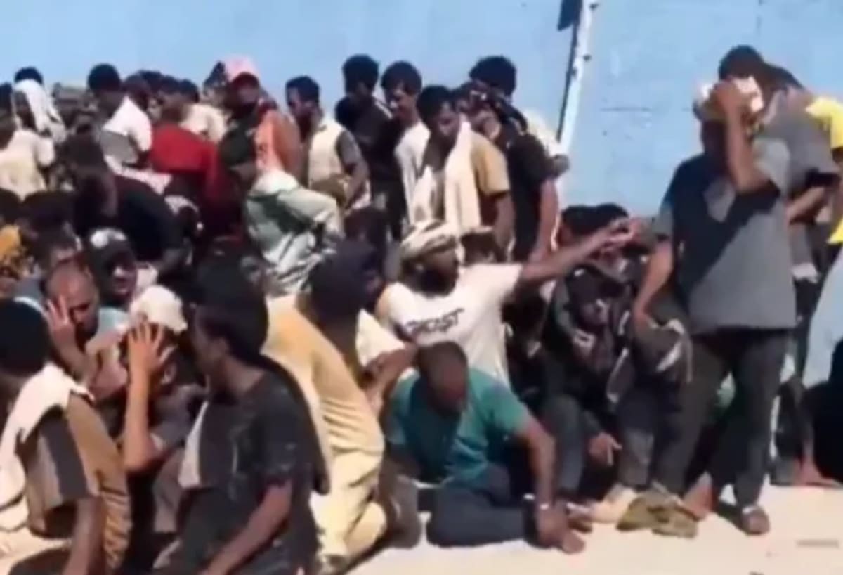 Grupo de migrantes en Grecia bajo custodia tras nuevas medidas de devolución