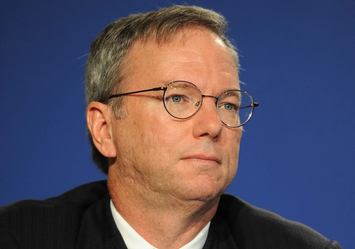 Eric Schmidt, entonces presidente ejecutivo de Google, en la conferencia de prensa del foro e-G8 en Deauville, Francia
