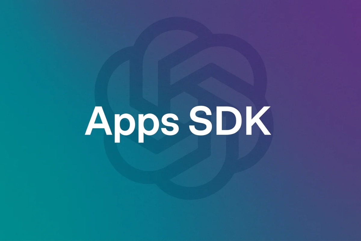 Diseño digital con fondo en tonos verdes y azules suaves que muestra el texto 'Apps SDK' junto al logotipo de OpenAI