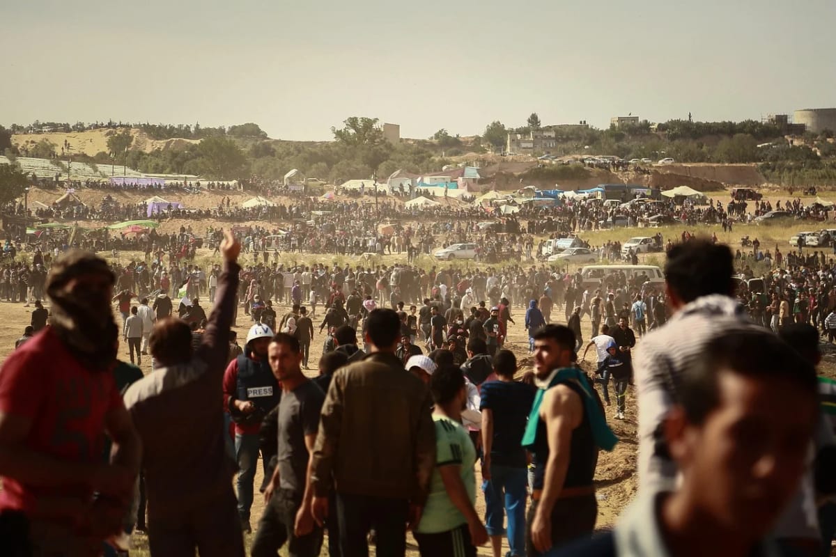 Multitud de personas reunidas en Palestina
