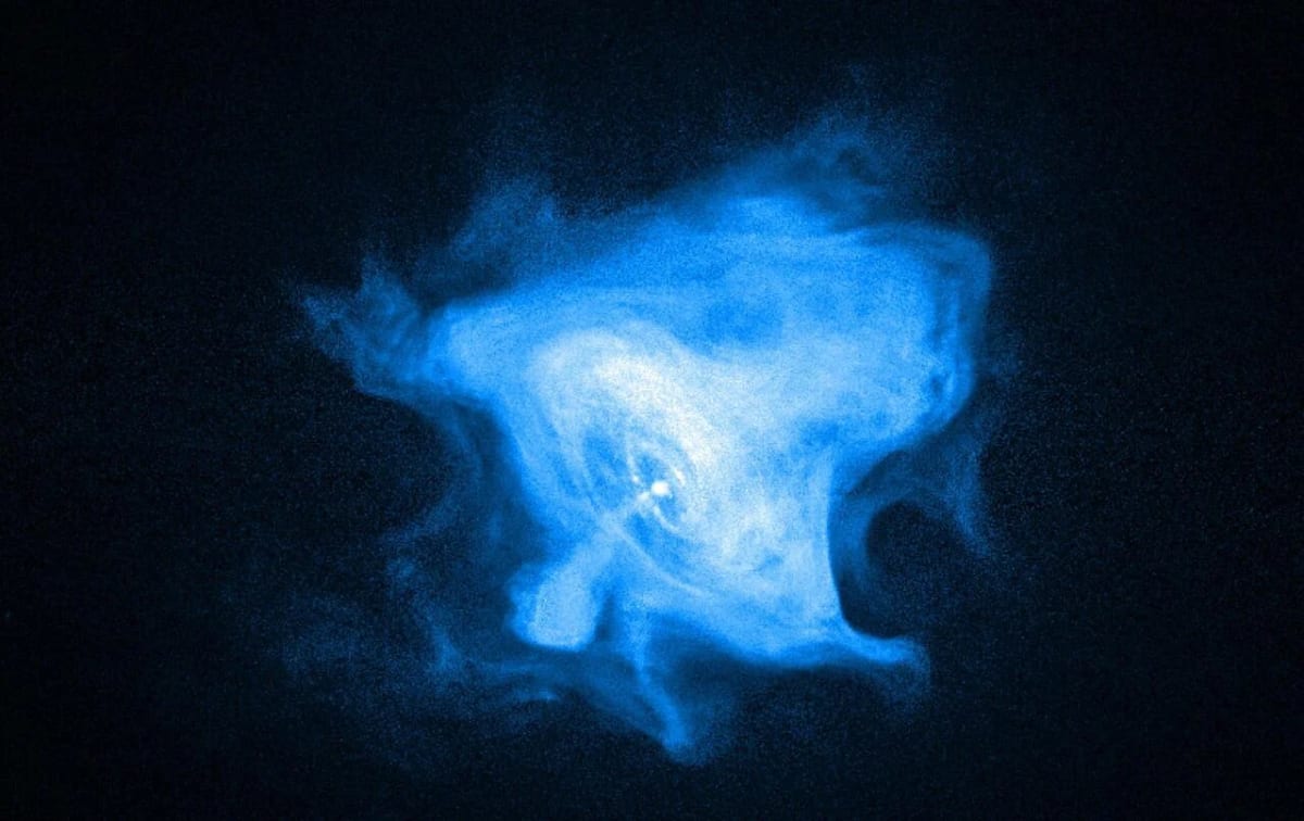 Púlsar en el centro de la Nebulosa del Cangrejo emitiendo rayos X