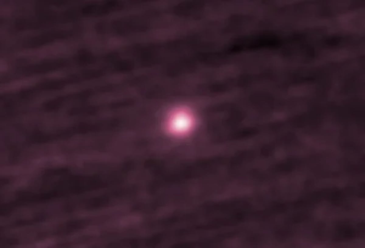 Cometa 3I/ATLAS visto como una esfera difusa y brillante en una composición coloreada obtenida por STEREO-A