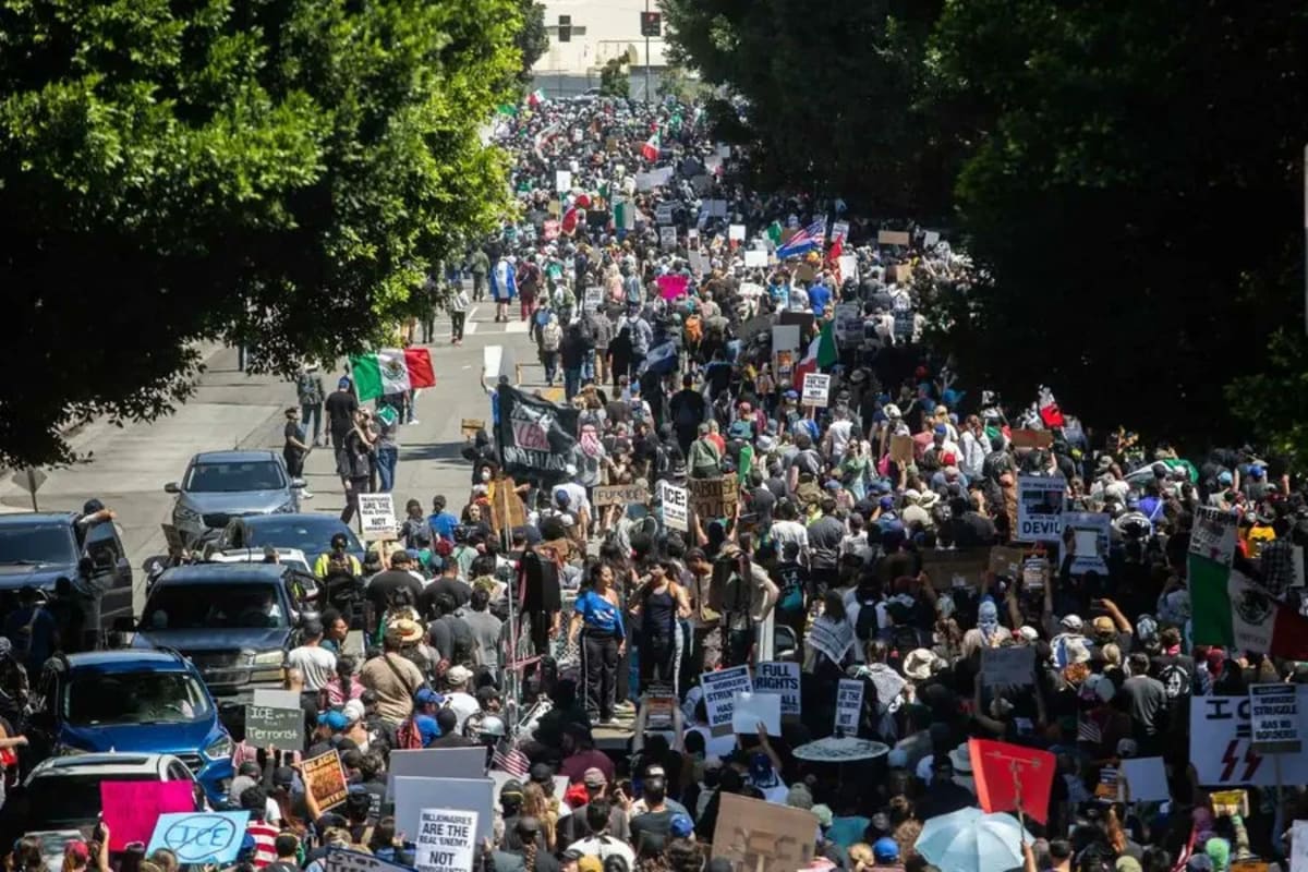 Multitudinaria protesta contra la política migratoria de Trump
