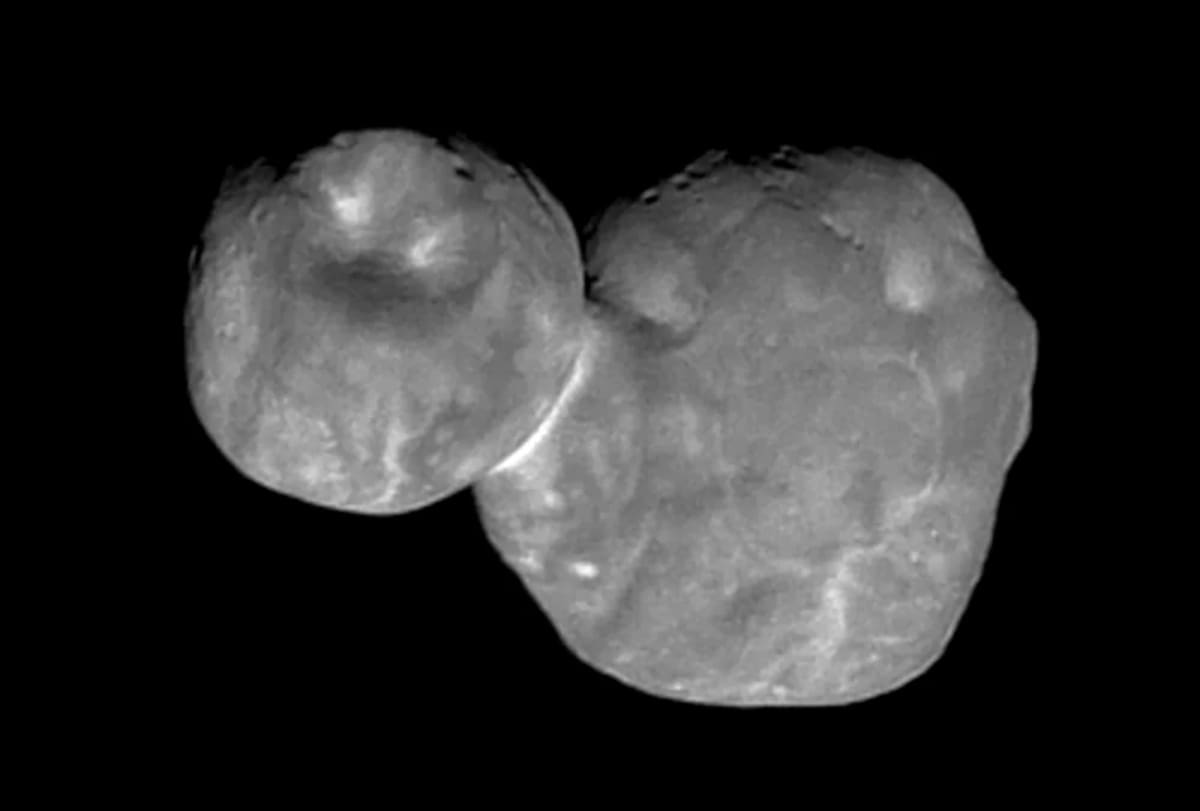 Objeto 2014 MU69 Ultima Thule fotografiado por la sonda New Horizons