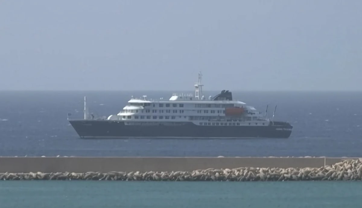 Crucero MV Hondius en el mar durante alerta sanitaria por hantavirus