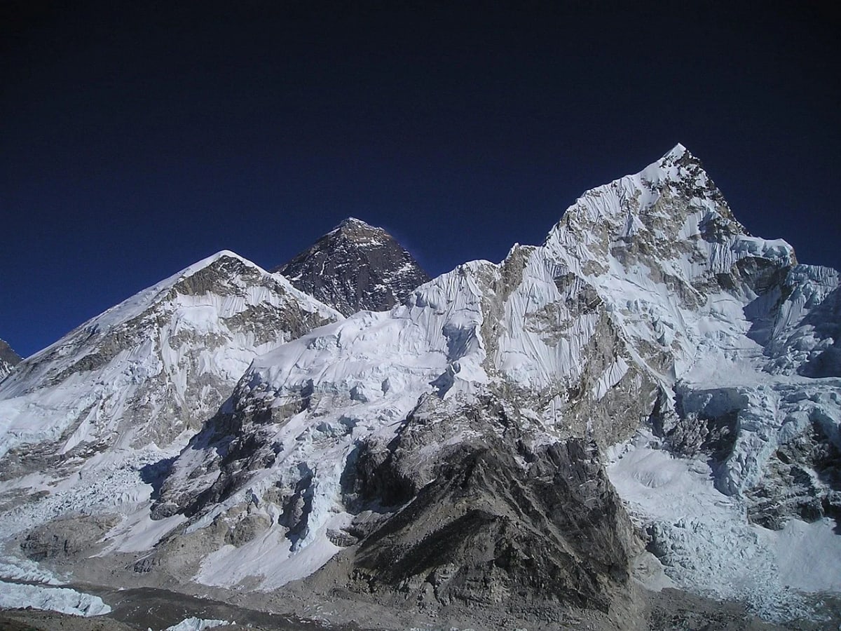 Montañas del Himalaya formadas por colisión continental