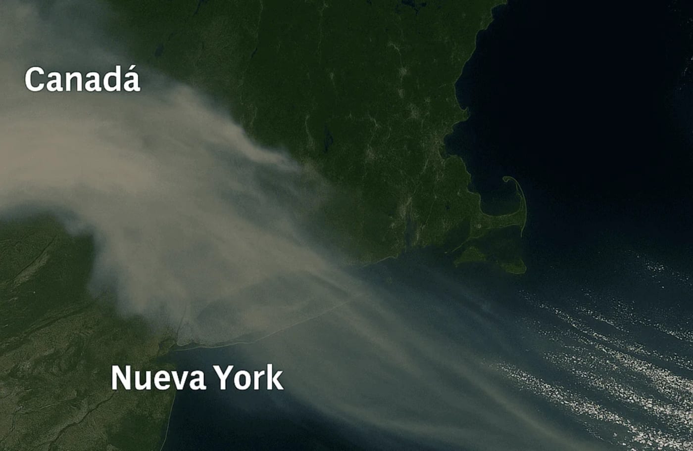 Imagen satelital que muestra el humo de los incendios forestales de Canadá cubriendo la región de Nueva York en junio de 2023.