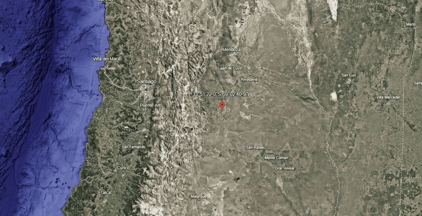Mapa satelital mostrando el epicentro del sismo de magnitud 5º en Mendoza, Argentina, el 27 de abril de 2025.