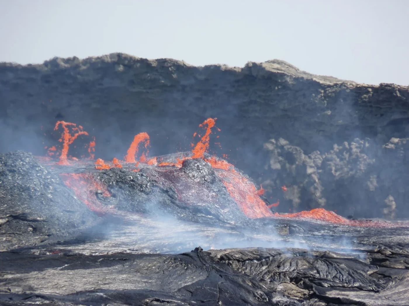 Lava activa emergiendo del volcán Erta Ale en Afar, Etiopía