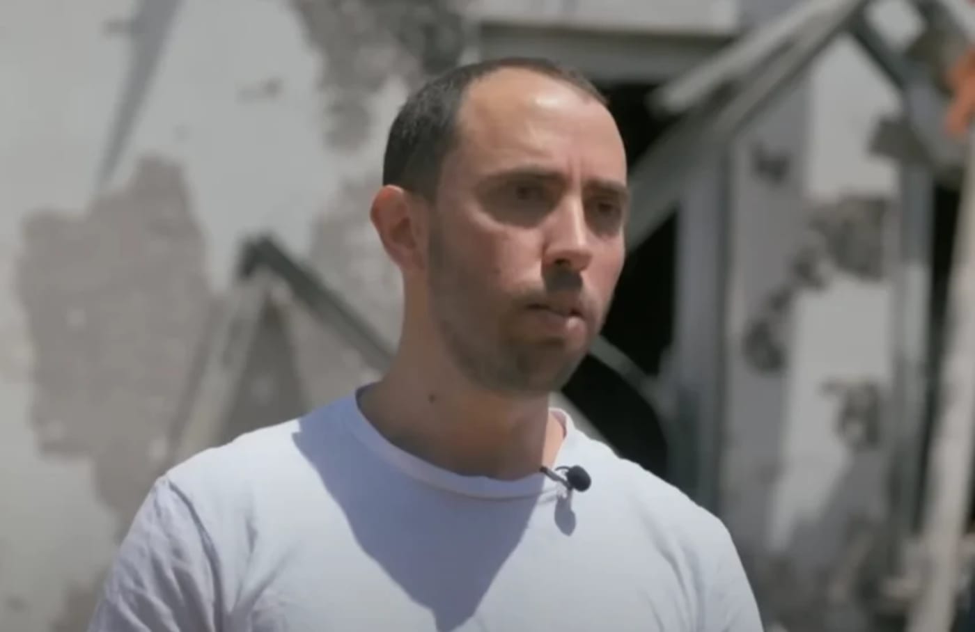 Tal Shoham, ex rehén liberado tras ser secuestrado por Hamás el 7 de octubre de 2023, junto a su familia