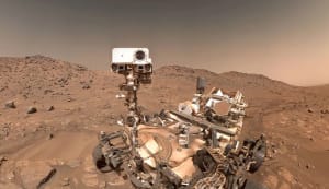 Rover Perseverance de la NASA explorando la superficie de Marte