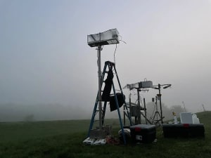 Equipo de muestreo de niebla instalado en un campo de Pensilvania