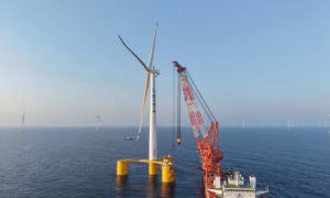 Plataforma eólica flotante instalada en aguas profundas frente a la costa de China.
