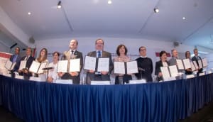 Firma del clúster de IA en México