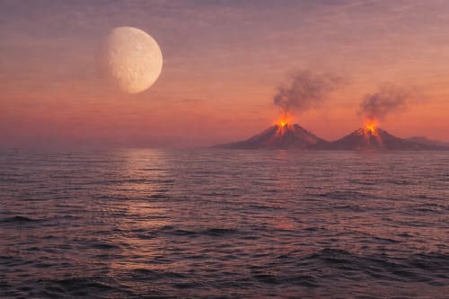 Océano primitivo con volcanes y luna enorme