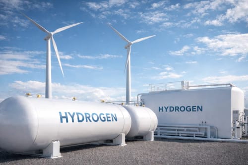 Depósitos de hidrógeno junto a aerogeneradores en planta energética
