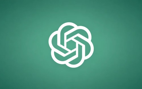 Logo de GPT sobre fondo verde difuminado