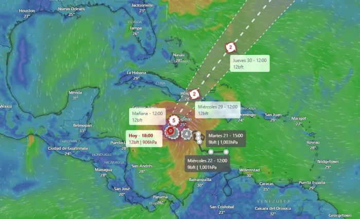 Mapa meteorológico mostrando la trayectoria del huracán Melissa acercándose a Jamaica como categoría 5 en el Caribe occidental