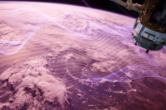 Visualización de la Tierra con ondas de radio en púrpura atravesando la atmósfera e interactuando con la ionosfera