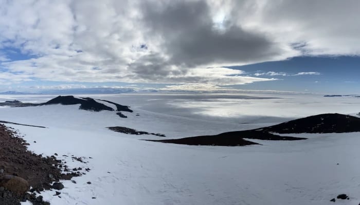Paisaje helado en Allan Hills, Antártida