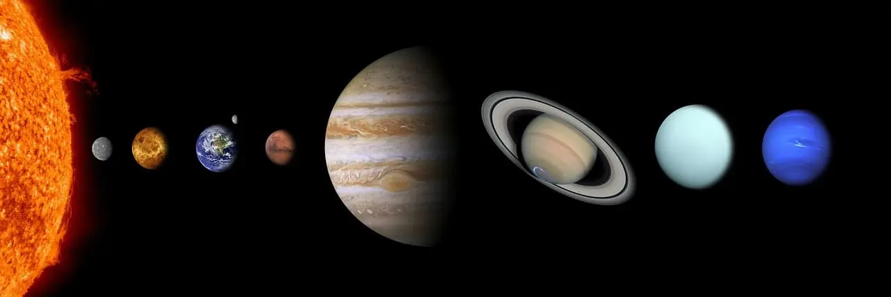 Representación artística del sistema solar mostrando los planetas alineados en sus órbitas alrededor del Sol.