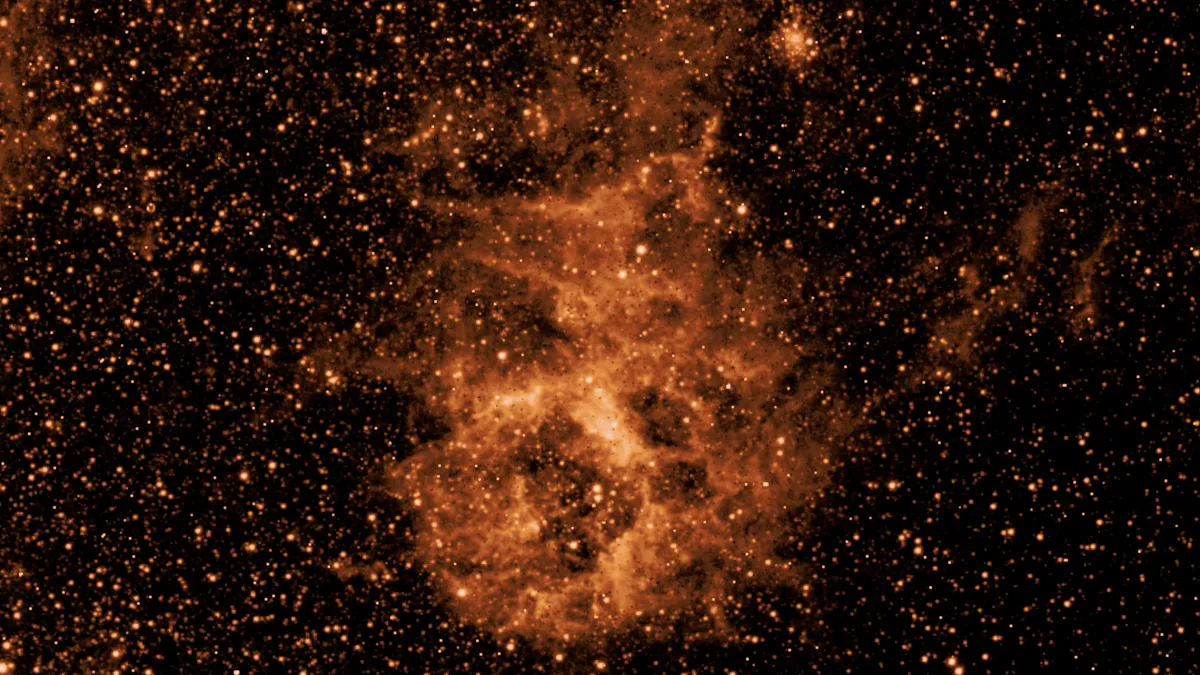 Nube de polvo cósmico visible en 3.29 micras