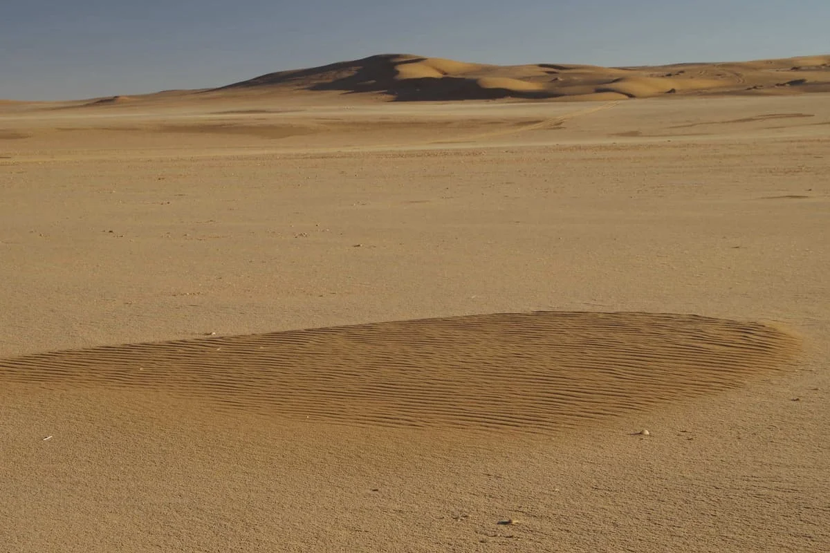 Vista detallada de mini dunas en Namibia
