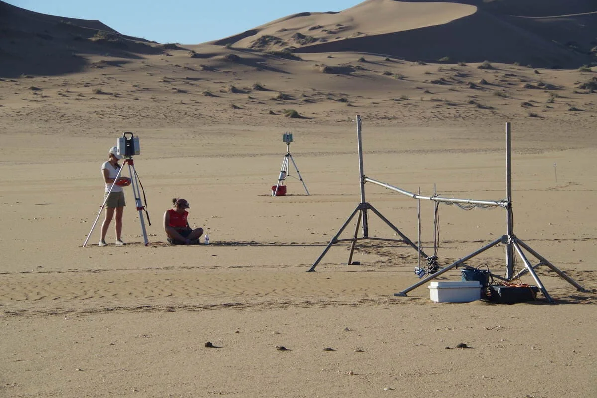 Investigadores en el desierto de Namibia