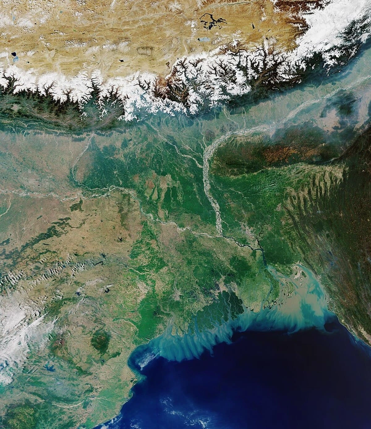 Fotografía satelital de 2020 del delta del Ganges y su desembocadura en la Bahía de Bengala