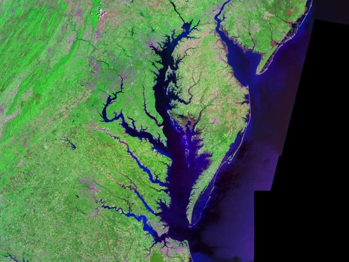 Imagen satelital de la Bahía de Chesapeake y la Bahía de Delaware en la costa atlántica de Estados Unidos