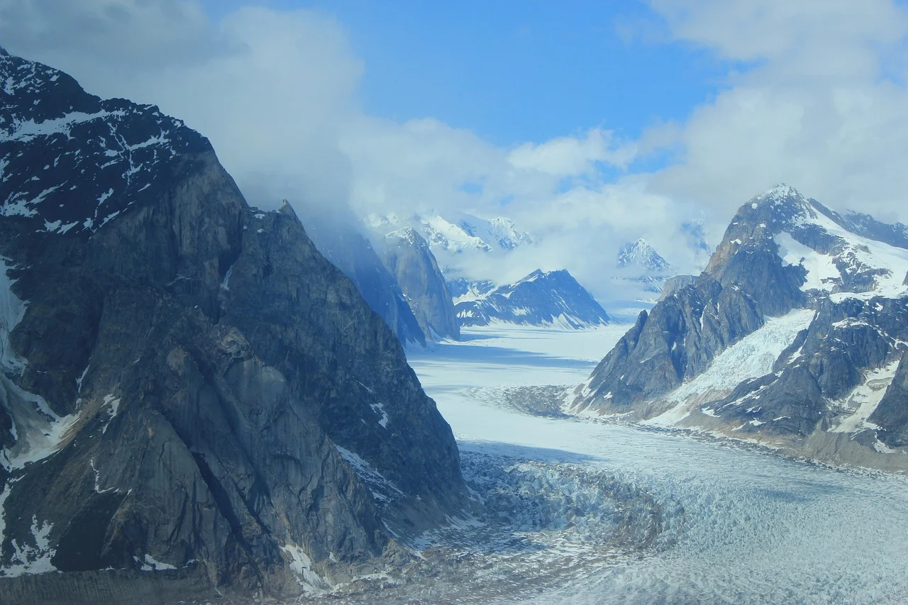 Frente de glaciar en retroceso y deshielo en Alaska
