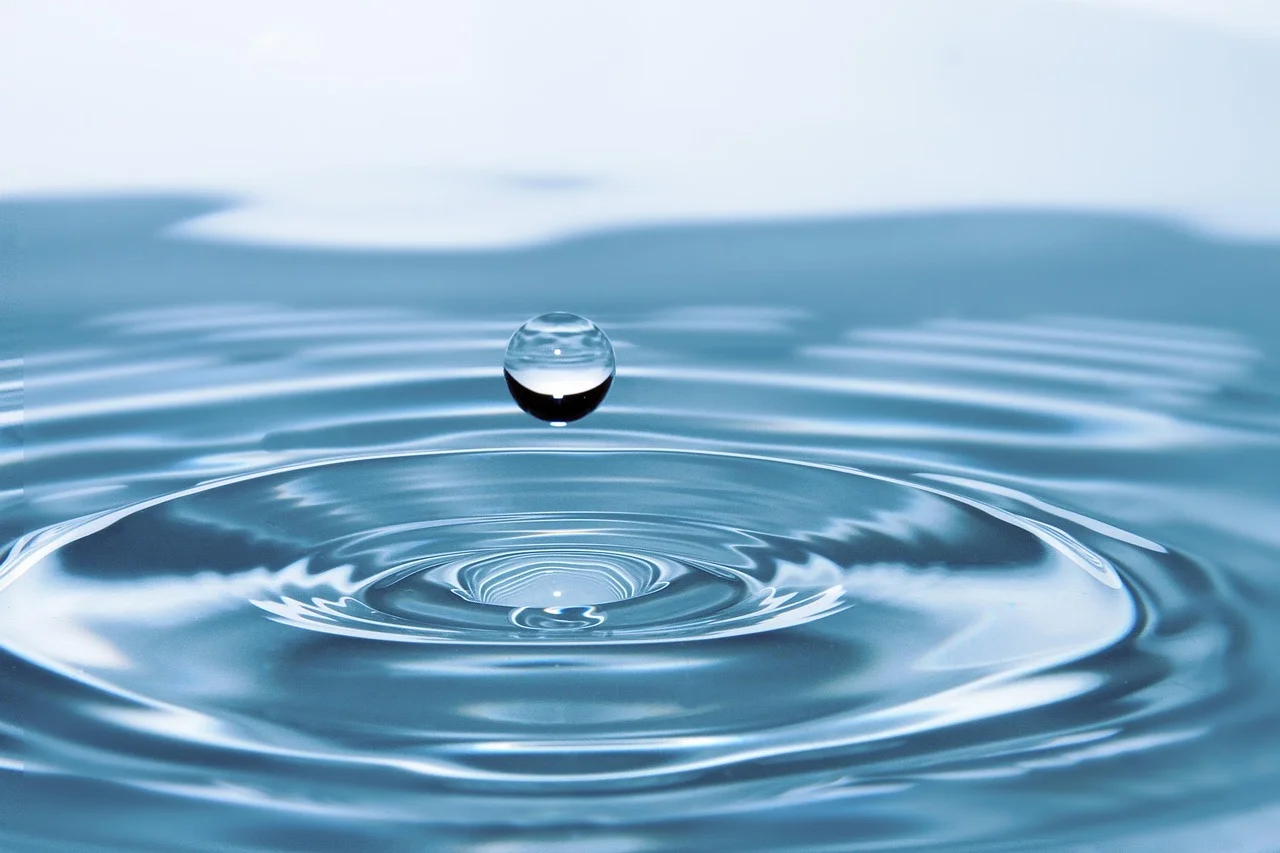 Gota de agua cayendo