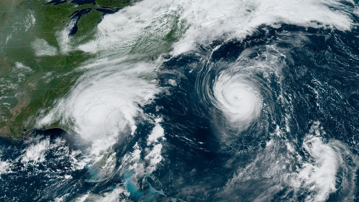 Imagen satelital muestra dos grandes huracanes simultáneos en el Atlántico