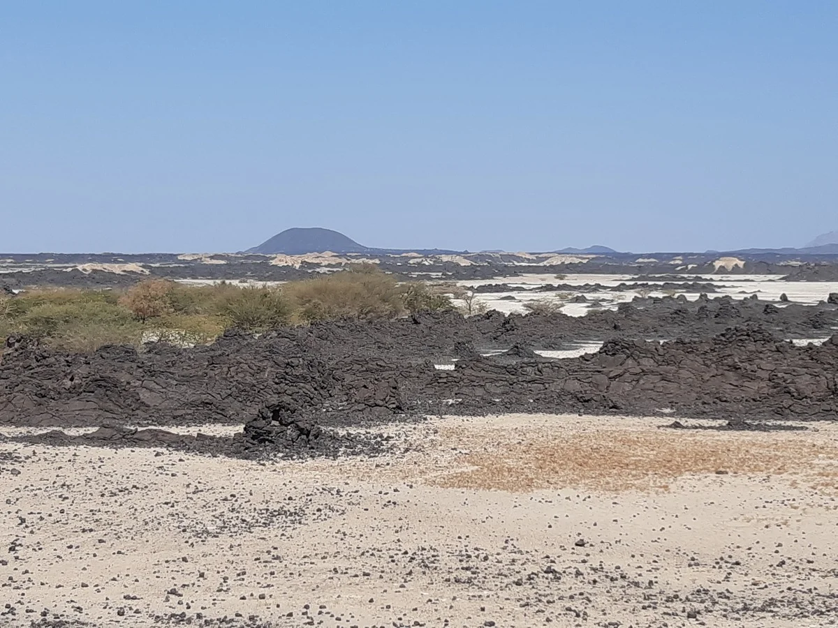 Flujos de lava basáltica fresca en la región de Afar, Etiopía