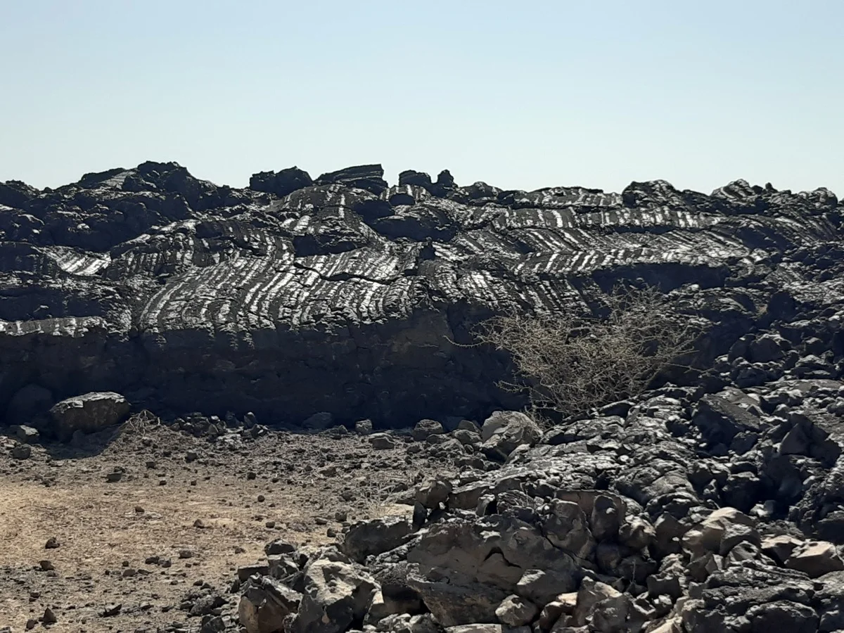 Detalle de lava basáltica tipo pahoehoe en Afar, Etiopía