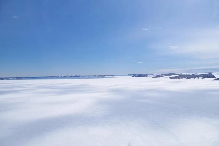 Islas del Molino de Viento, nunataks sobresaliendo de la capa de hielo en la Antártida Oriental