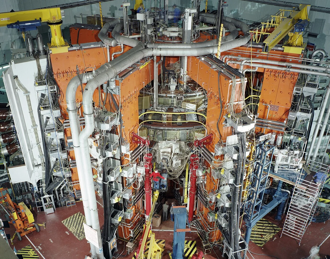 Vista del reactor de fusión nuclear tipo tokamak EFDA JET