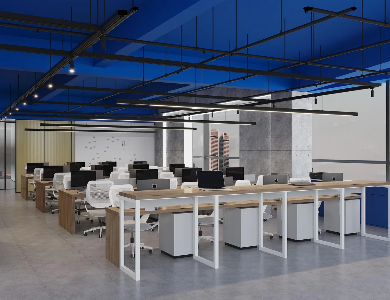 Oficina moderna con escritorios y ordenadores