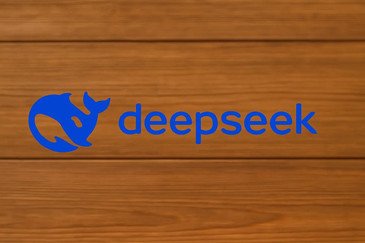 Logo de Deepseek en color azul sobre un fondo de madera