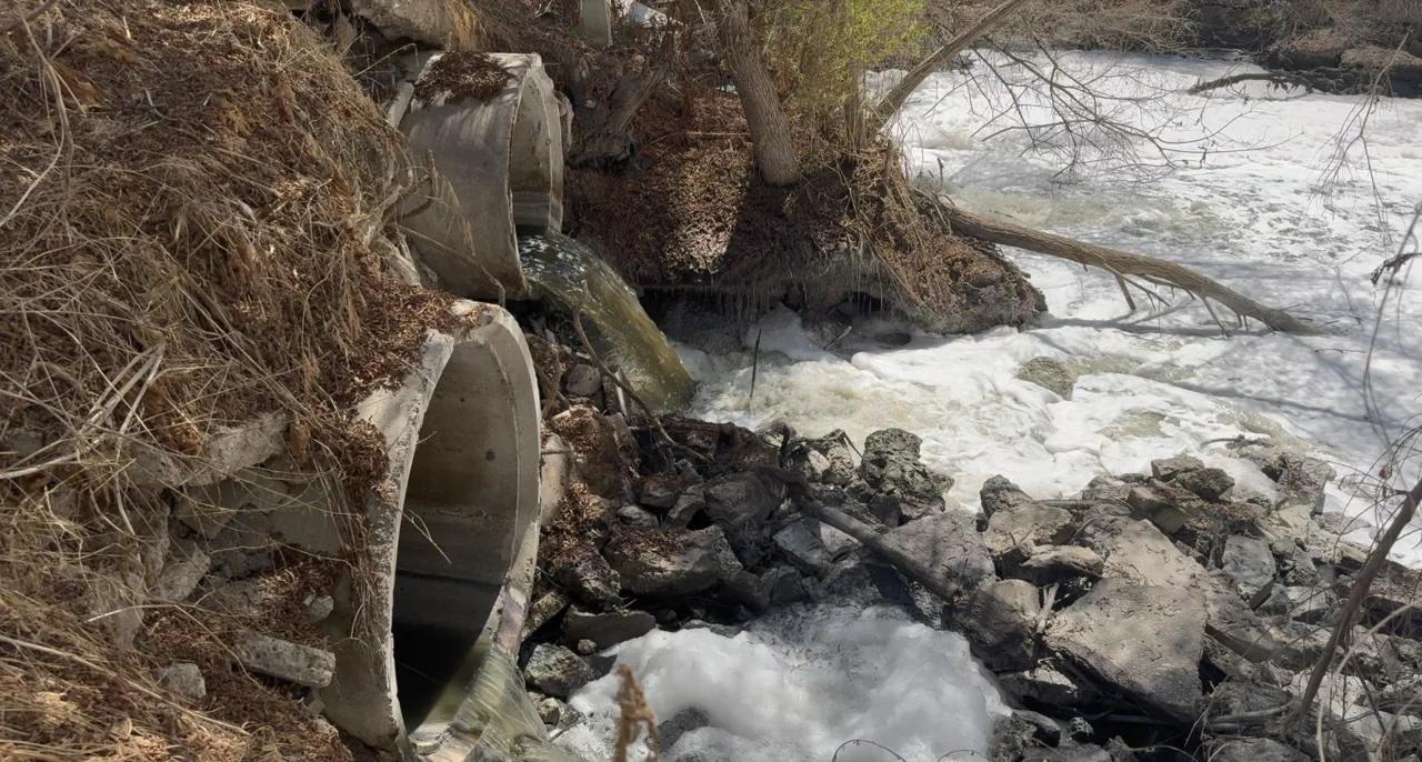 Zona espumosa del río Tijuana en San Diego
