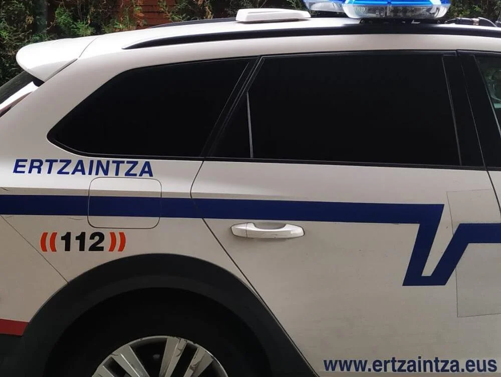 Vehículo de la Ertzaintza utilizado en labores de emergencia